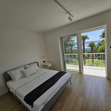 Superior Luxury 4 Stars Vorgesetzter 4 Sterne 150m To Sea, To Sandy And Pebble Apartment