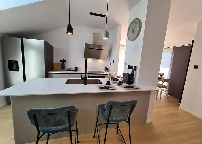 Superior Luxury 4 Stars Vorgesetzter 4 Sterne Apartments&comfortable 3 Stars 150m To Sea, To Sandy&pebble Apartment *