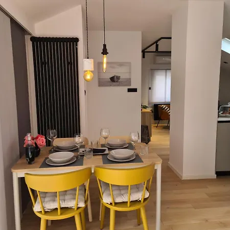 Cheapest Luxury 4 Stars, Vorgesetzter 4 Sterne Apartments, 3 Ac, 2 Wc And Comfortable 3 Stars 150m To Sea, To Sandy And Pebble 아파트 크리크베니카