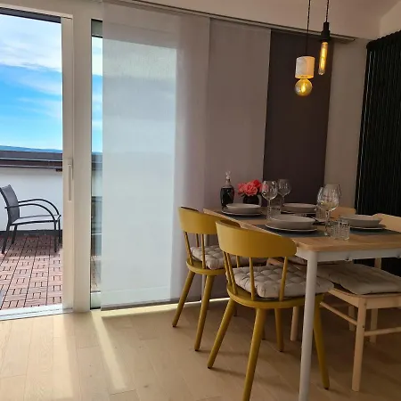 Cheapest Luxury 4 Stars, Vorgesetzter 4 Sterne Apartments, 3 Ac, 2 Wc And Comfortable 3 Stars 150m To Sea, To Sandy And Pebble *