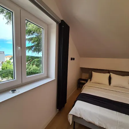Lejlighed Cheapest Luxury 4 Stars, Vorgesetzter 4 Sterne Apartments, 3 Ac, 2 Wc And Comfortable 3 Stars 150m To Sea, To Sandy And Pebble Crikvenica