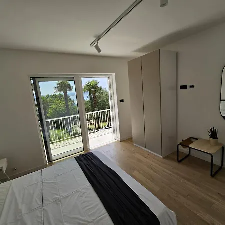 Cheapest Luxury 4 Stars, Vorgesetzter 4 Sterne Apartments, 3 Ac, 2 Wc And Comfortable 3 Stars 150m To Sea, To Sandy And Pebble 크리크베니카