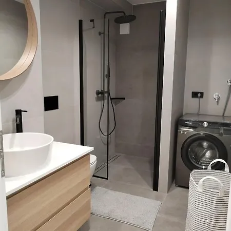 Cheapest Luxury 4 Stars, Vorgesetzter 4 Sterne Apartments, 3 Ac, 2 Wc And Comfortable 3 Stars 150m To Sea, To Sandy And Pebble 아파트 크리크베니카