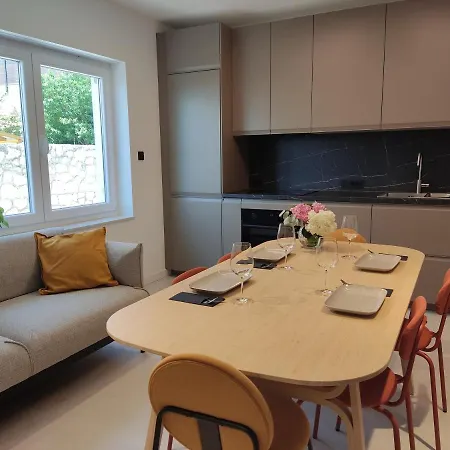 Cheapest Luxury 4 Stars, Vorgesetzter 4 Sterne Apartments, 3 Ac, 2 Wc And Comfortable 3 Stars 150m To Sea, To Sandy And Pebble *