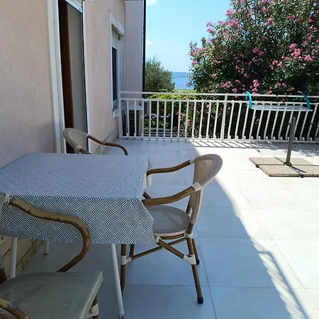 Cheapest Luxury 4 Stars, Vorgesetzter 4 Sterne Apartments, 3 Ac, 2 Wc And Comfortable 3 Stars 150m To Sea, To Sandy And Pebble Lejlighed Crikvenica
