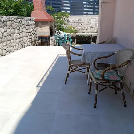 Cheapest Luxury 4 Stars, Vorgesetzter 4 Sterne Apartments, 3 Ac, 2 Wc And Comfortable 3 Stars 150m To Sea, To Sandy And Pebble Crikvenica