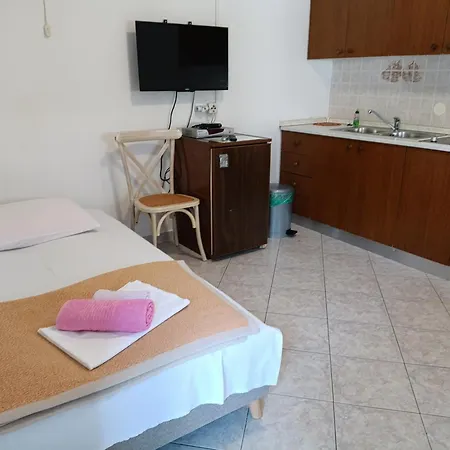 Cheapest Luxury 4 Stars, Vorgesetzter 4 Sterne Apartments, 3 Ac, 2 Wc And Comfortable 3 Stars 150m To Sea, To Sandy And Pebble Lejlighed Crikvenica