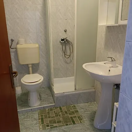 Lejlighed Cheapest Luxury 4 Stars, Vorgesetzter 4 Sterne Apartments, 3 Ac, 2 Wc And Comfortable 3 Stars 150m To Sea, To Sandy And Pebble Crikvenica