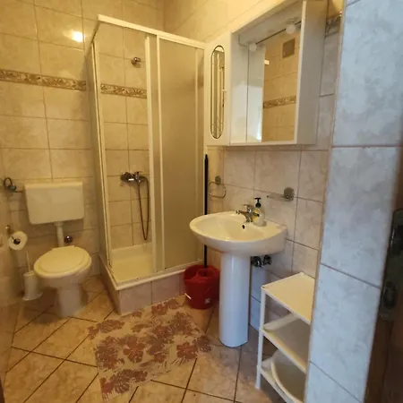 Cheapest Luxury 4 Stars, Vorgesetzter 4 Sterne Apartments, 3 Ac, 2 Wc And Comfortable 3 Stars 150m To Sea, To Sandy And Pebble Crikvenica