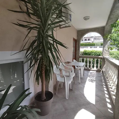 Cheapest Luxury 4 Stars, Vorgesetzter 4 Sterne Apartments, 3 Ac, 2 Wc And Comfortable 3 Stars 150m To Sea, To Sandy And Pebble *