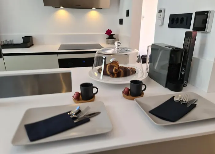 Superior Luxury 4 Stars Vorgesetzter 4 Sterne And Comfortable 3 Stars 150m To Sea, To Sandy And Pebble * Crikvenica