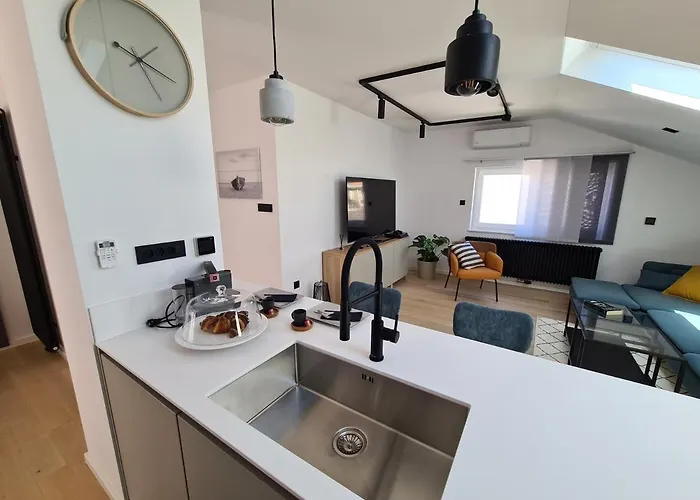 Superior Luxury 4 Stars Vorgesetzter 4 Sterne And Comfortable 3 Stars 150m To Sea, To Sandy And Pebble Apartment *