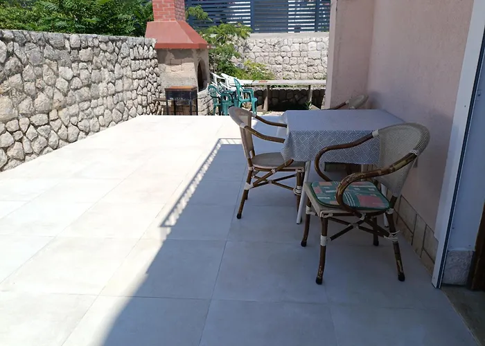 Superior Luxury 4 Stars Vorgesetzter 4 Sterne And Comfortable 3 Stars 150m To Sea, To Sandy And Pebble Crikvenica